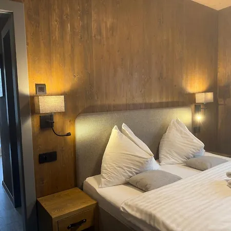 Forest, * タトランスカー・シュトゥルバ