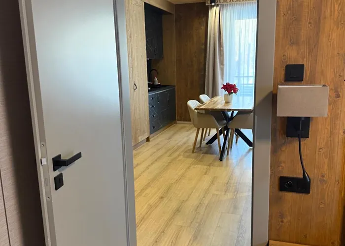 Forest, アパート *